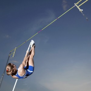 九游登录入口-特色水池皮划艇趣味赛，水上运动新体验，皮划艇划水技巧