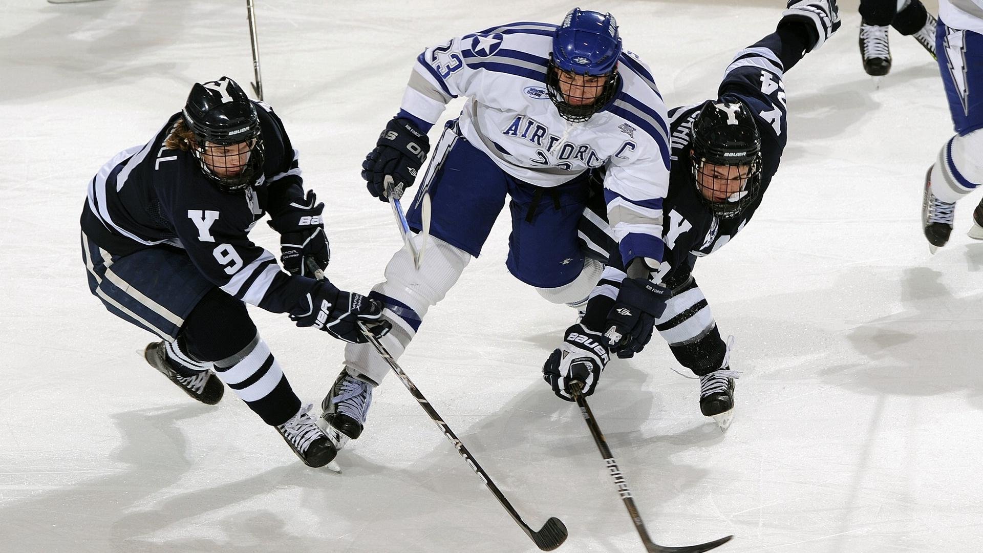 上海海港新赛季阵容公布，上海海港首发阵容