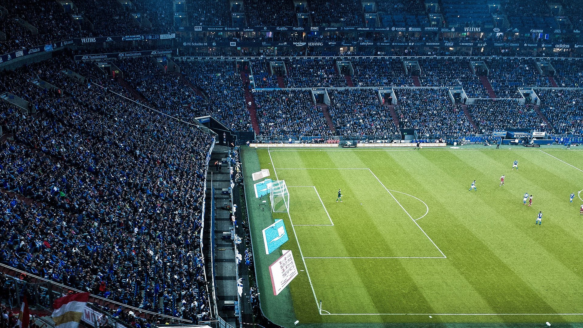 沃尔夫斯堡中场组织达人崭露头角，沃尔夫斯堡中锋